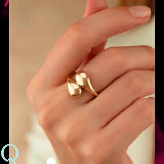 ✨ Elevate your everyday style with Qatris Jewelry ✨
Discover minimalist gold pieces designed to shine, wherever life takes you.